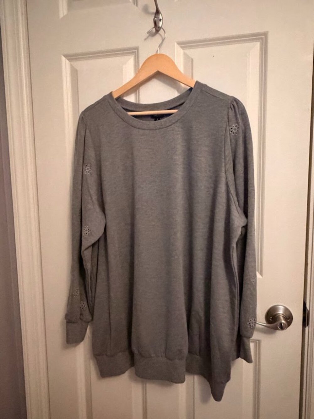 Gray Torrid Sweatshirt, size 3X